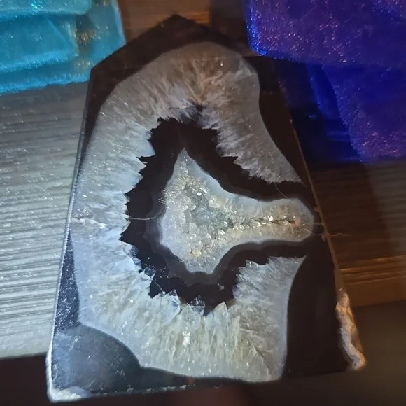 Black Orca Agate Druzy Tower 🖤🤍 - Picture 2 of 4